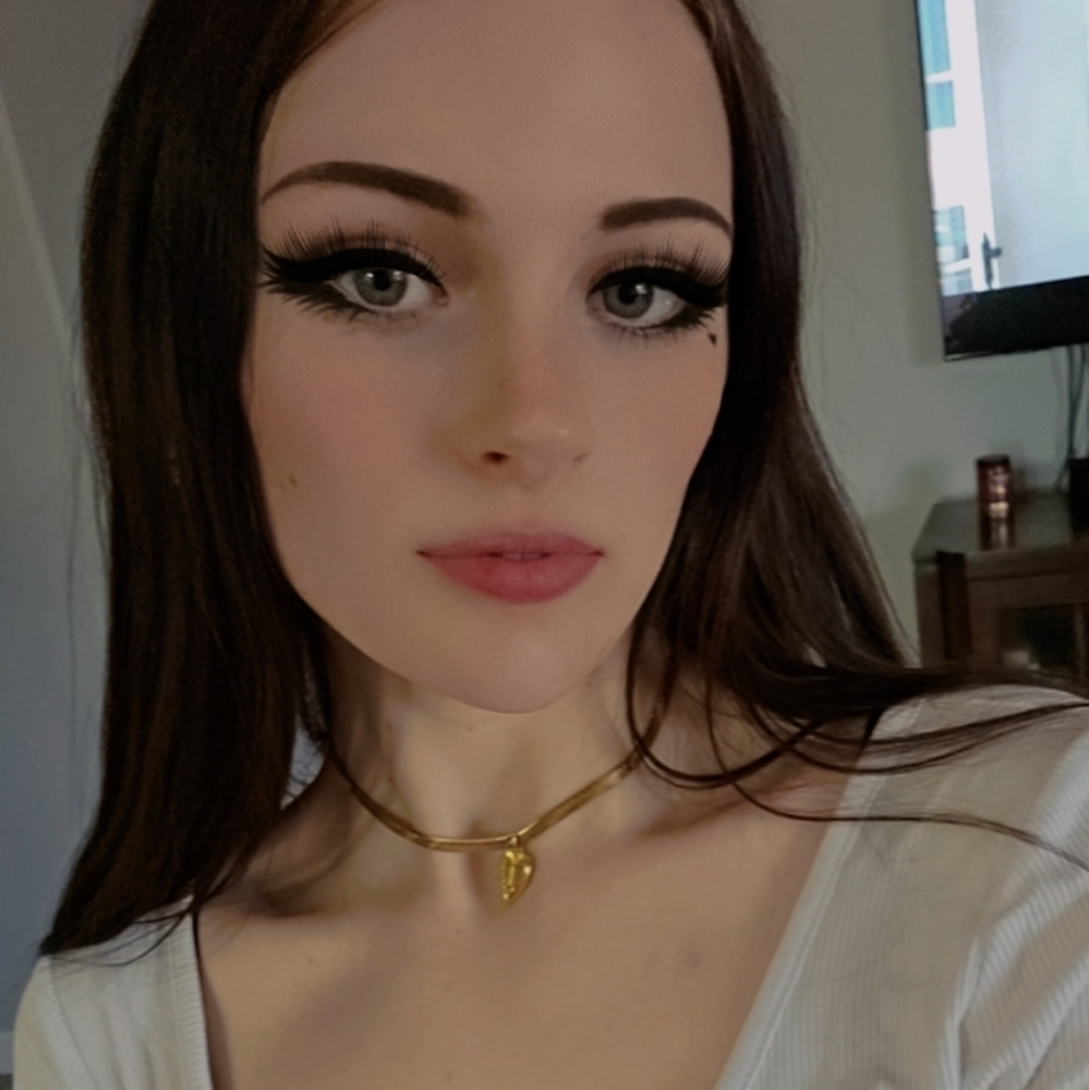 Meet your Posher, Eve